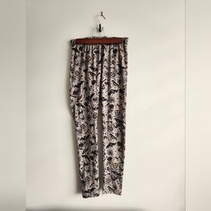 Sz: M/L Spooky Leggings